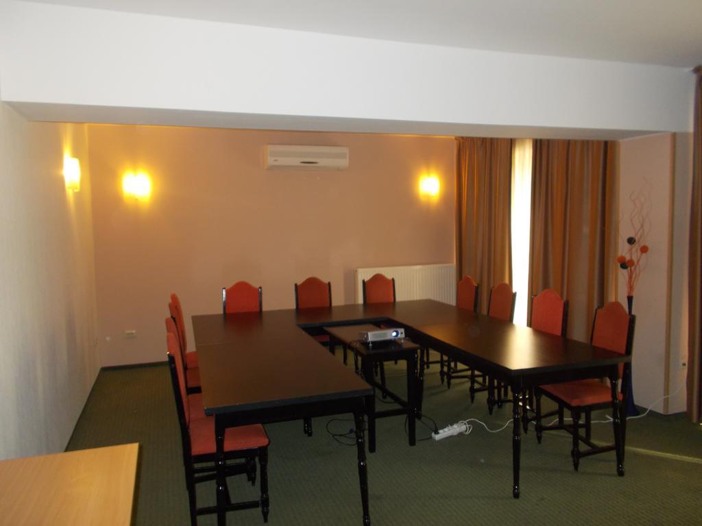 Hotel Reghina ทิมิชัวรา ภายนอก รูปภาพ