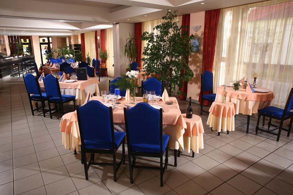 Hotel Reghina ทิมิชัวรา ภายนอก รูปภาพ