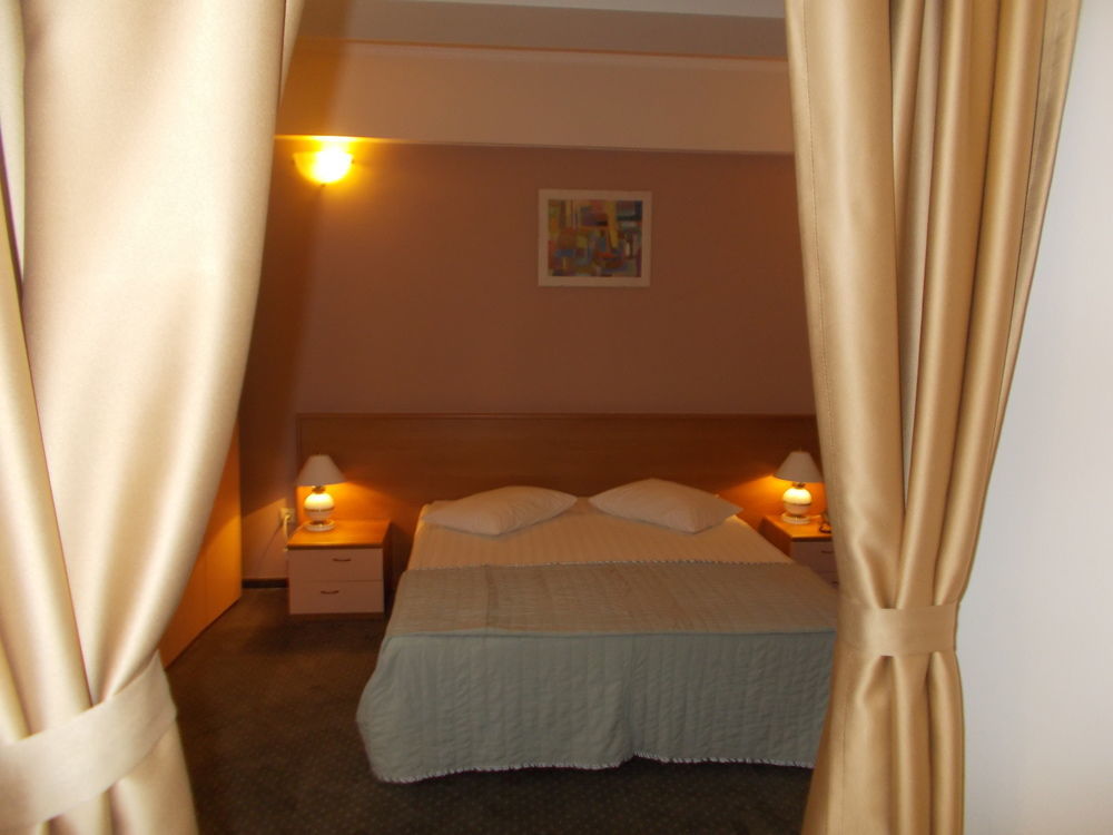 Hotel Reghina ทิมิชัวรา ภายนอก รูปภาพ