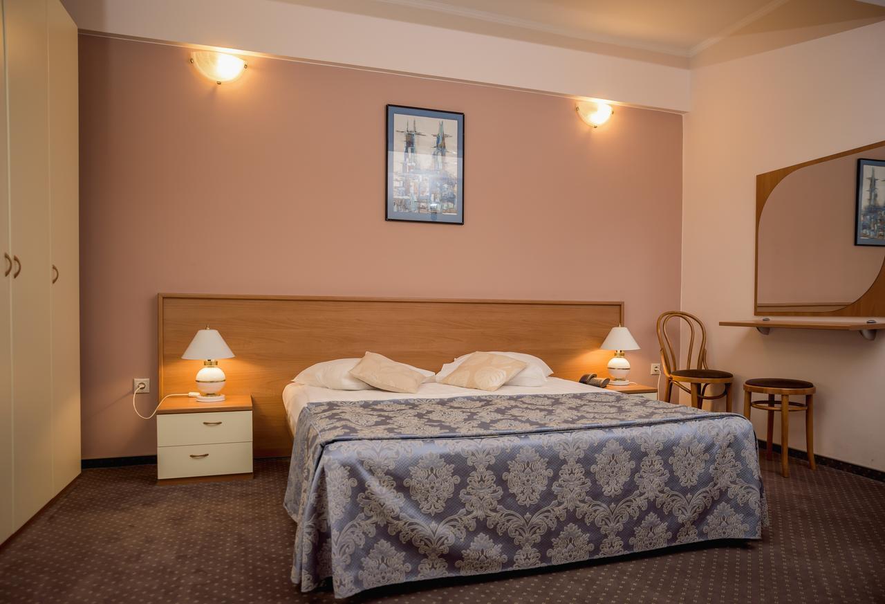 Hotel Reghina ทิมิชัวรา ภายนอก รูปภาพ
