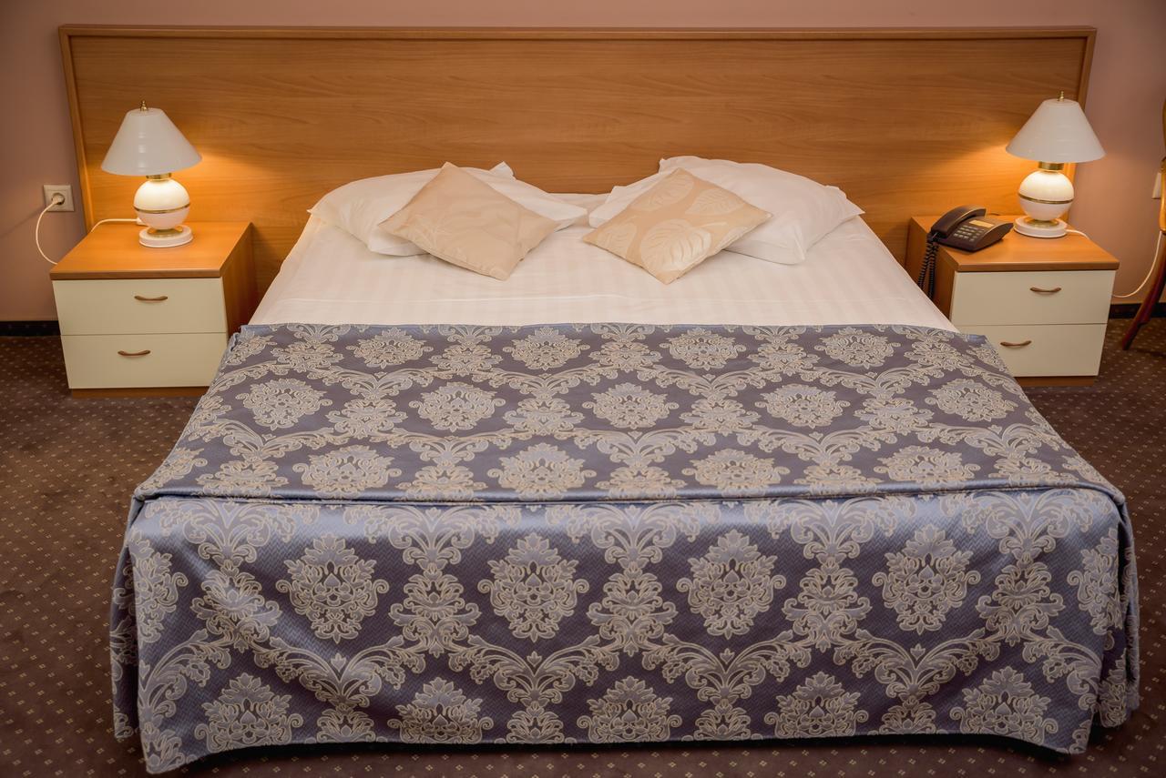 Hotel Reghina ทิมิชัวรา ภายนอก รูปภาพ