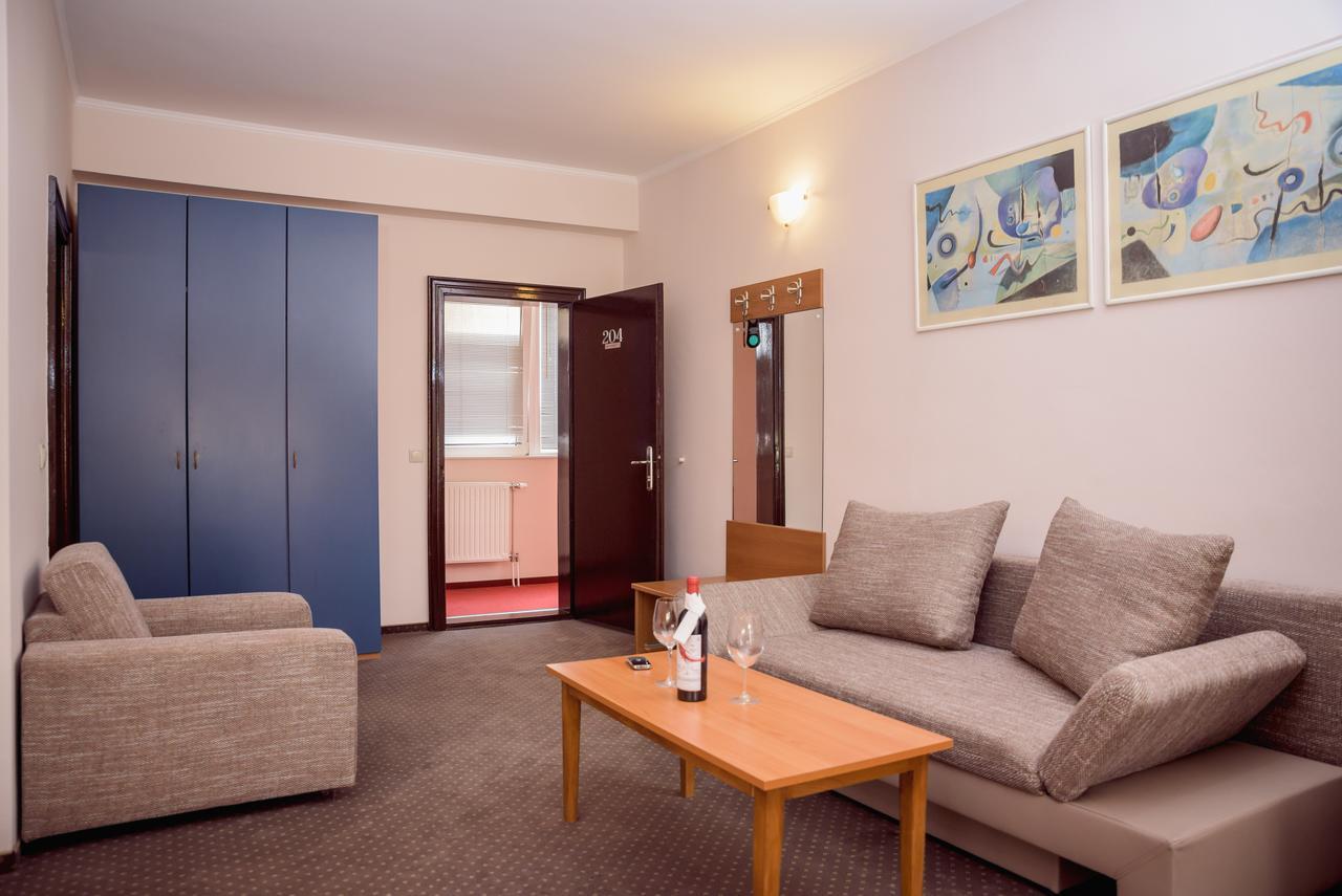 Hotel Reghina ทิมิชัวรา ภายนอก รูปภาพ