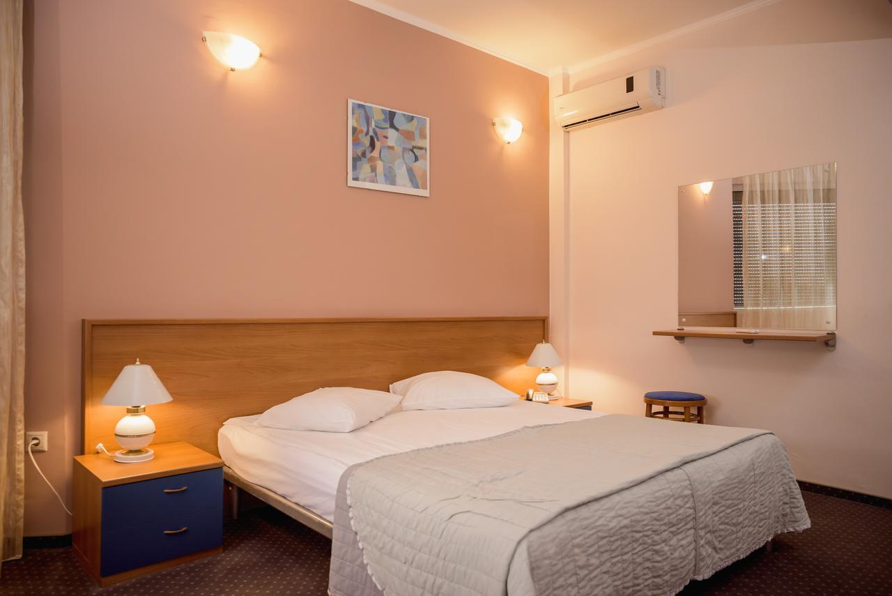 Hotel Reghina ทิมิชัวรา ภายนอก รูปภาพ