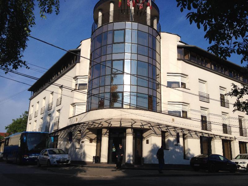 Hotel Reghina ทิมิชัวรา ภายนอก รูปภาพ