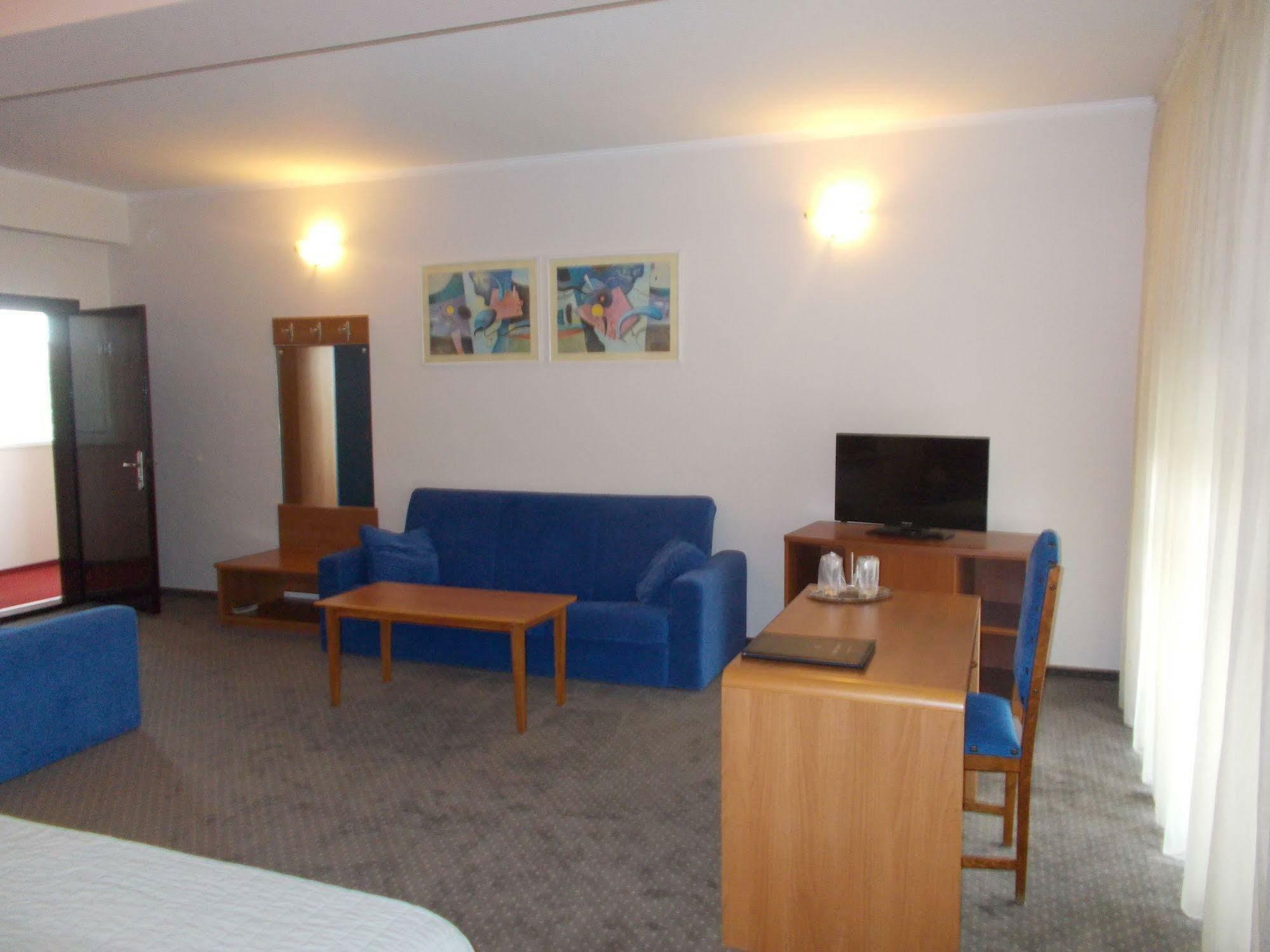 Hotel Reghina ทิมิชัวรา ภายนอก รูปภาพ