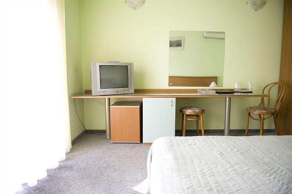 Hotel Reghina ทิมิชัวรา ภายนอก รูปภาพ